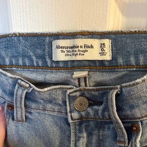 Abercrombie & Fitch 90s Slim Straight Ultra High Rise Jeans